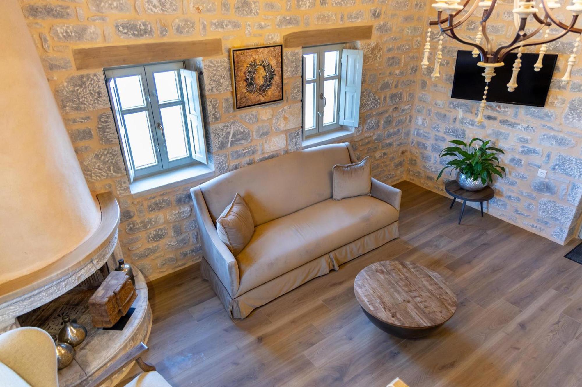 Akrolithi Guesthouse Karavostásion 外观 照片